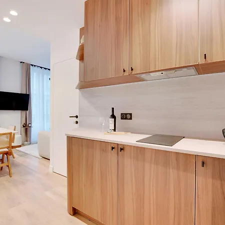 Elegant With Ac -2br-6p- Le Marais Apartment *